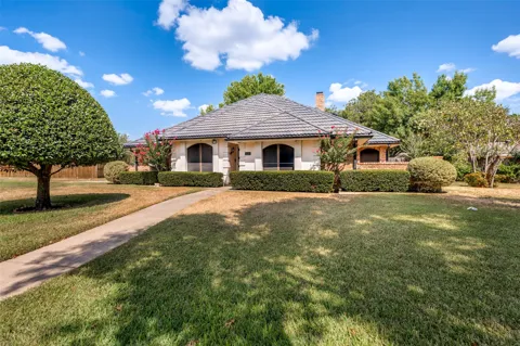 902 Kings Court