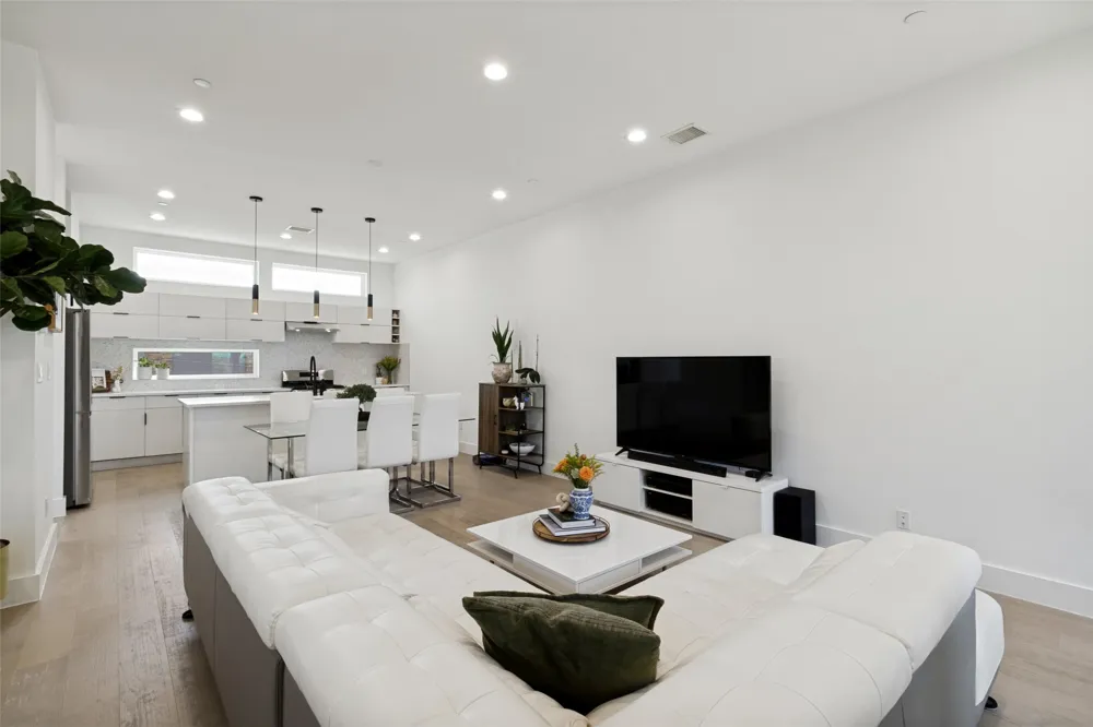 145 Henderson Avenue #107 Dallas, TX 75214