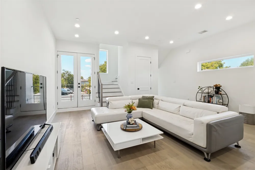 145 Henderson Avenue #107 Dallas, TX 75214