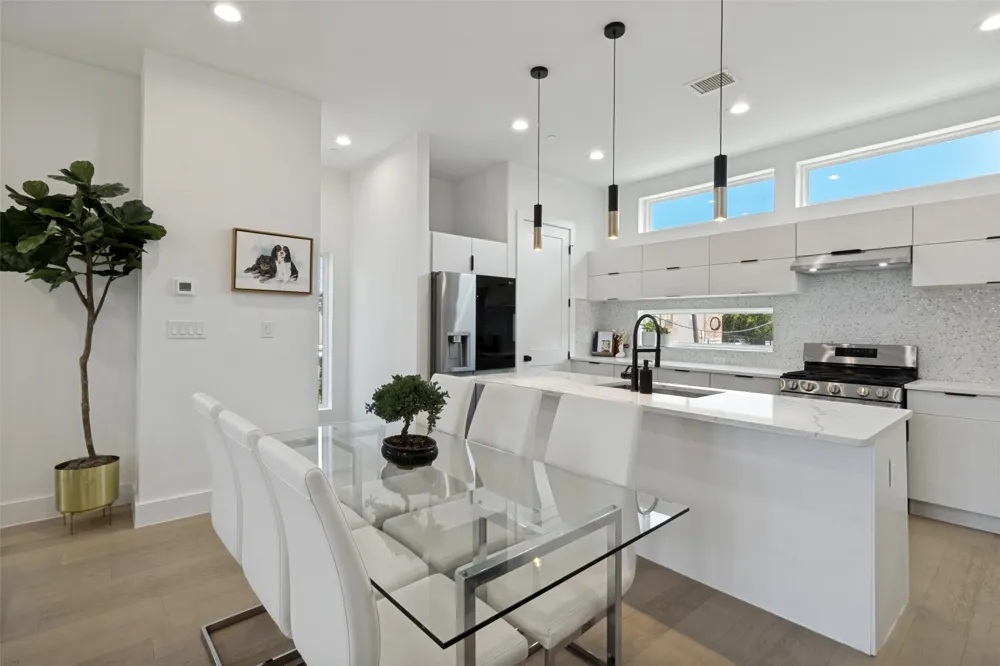 145 Henderson Avenue #107 Dallas, TX 75214