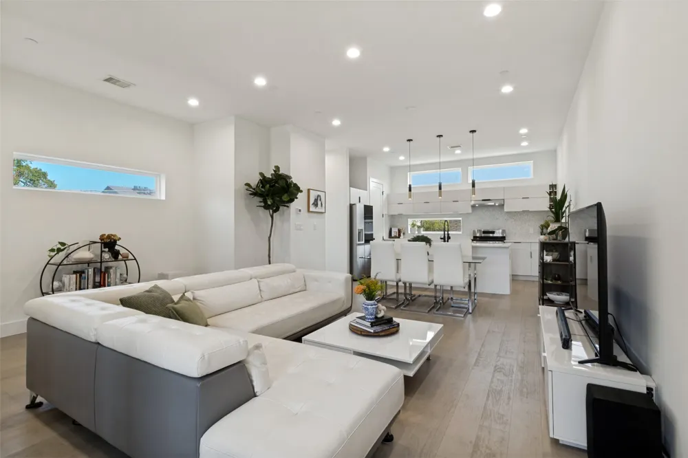 145 Henderson Avenue #107 Dallas, TX 75214