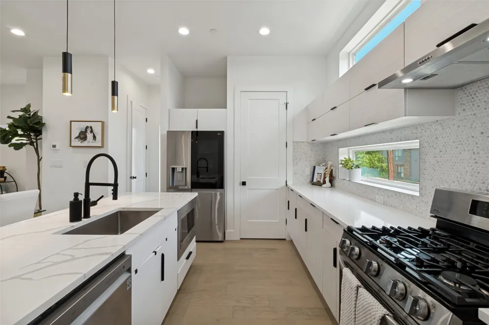 145 Henderson Avenue #107 Dallas, TX 75214