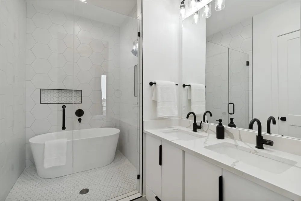 145 Henderson Avenue #107 Dallas, TX 75214