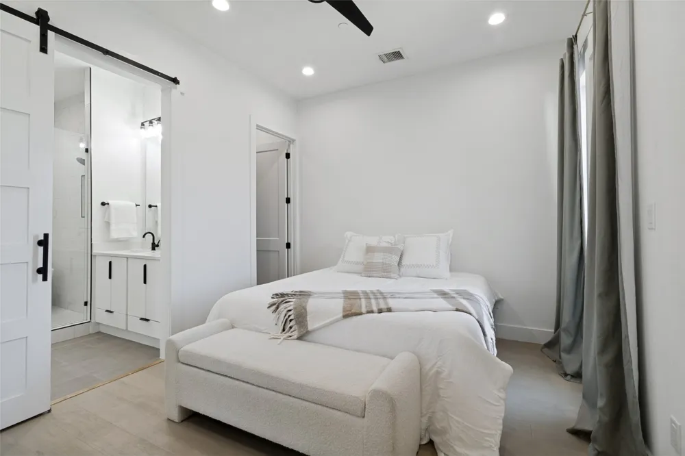 145 Henderson Avenue #107 Dallas, TX 75214