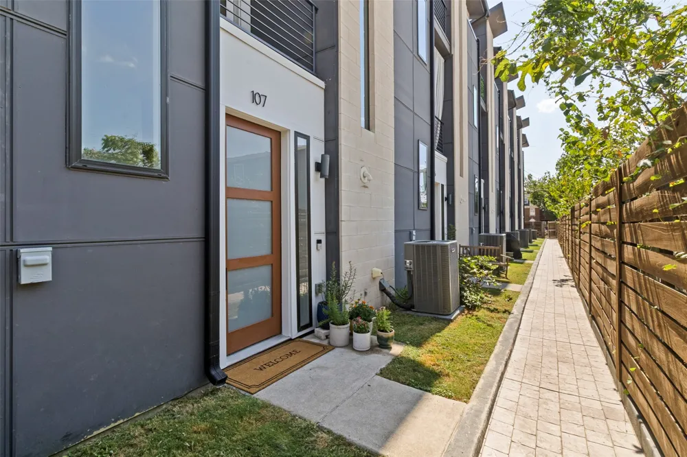 145 Henderson Avenue #107 Dallas, TX 75214