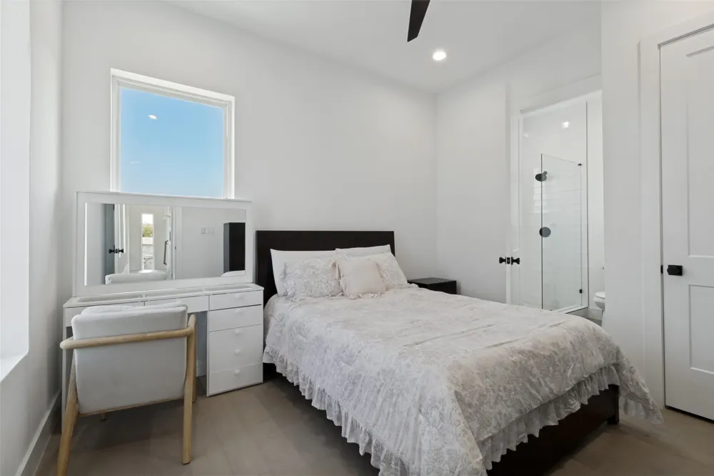 145 Henderson Avenue #107 Dallas, TX 75214