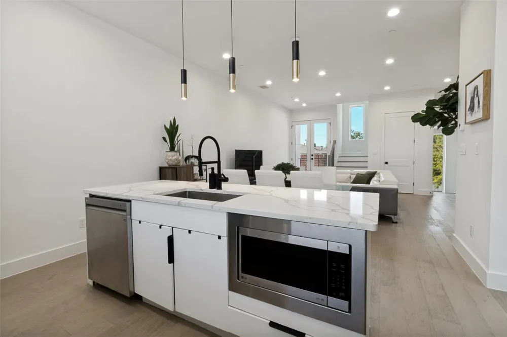 145 Henderson Avenue #107 Dallas, TX 75214