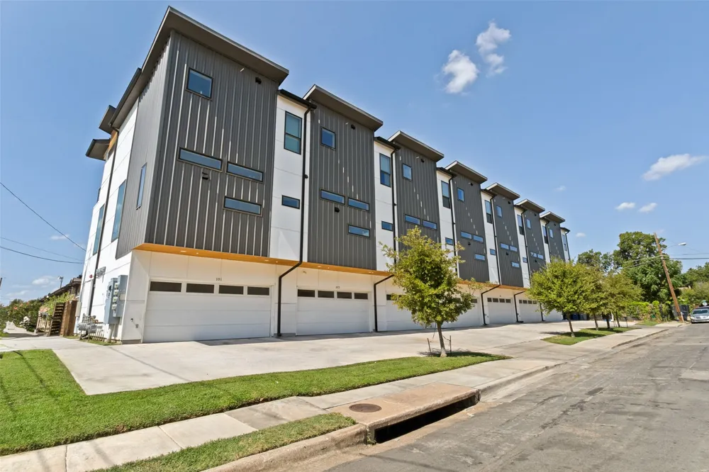 145 Henderson Avenue #107 Dallas, TX 75214