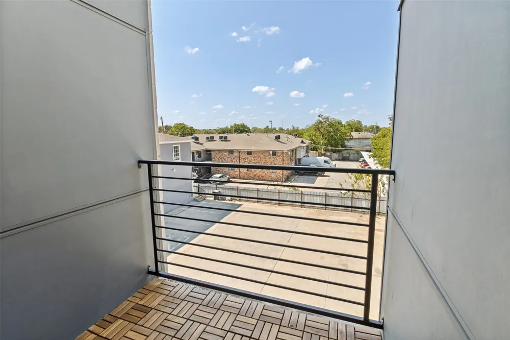 145 Henderson Avenue #107 Dallas, TX 75214