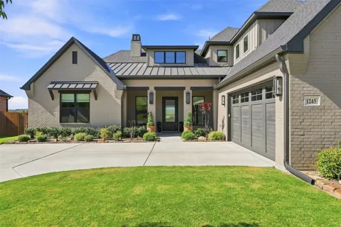 1245 Crown Valley Drive