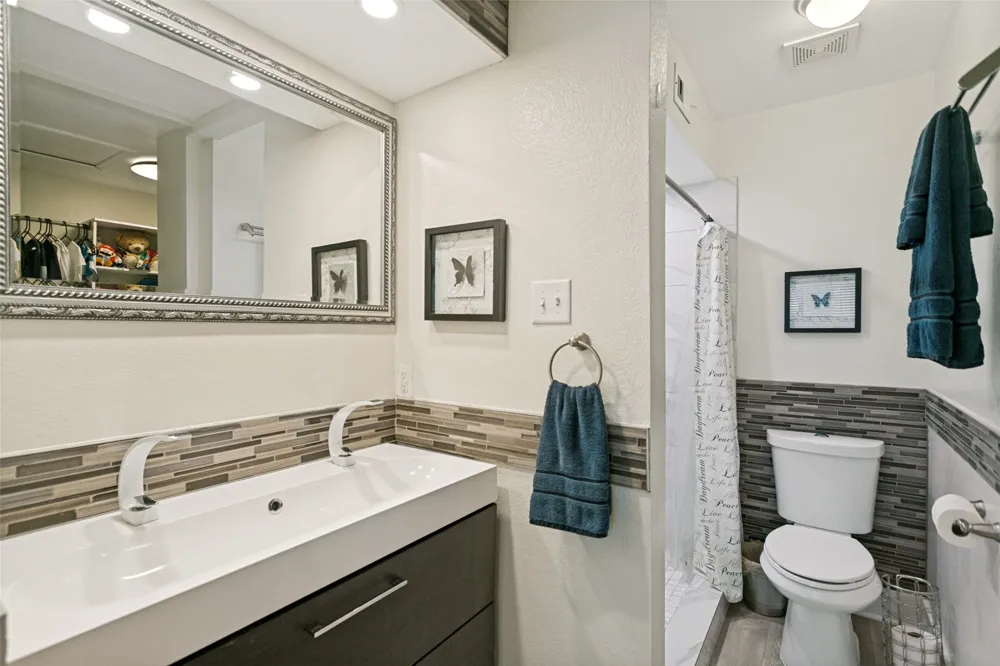 837 Summercreek Drive Lewisville, TX 75067