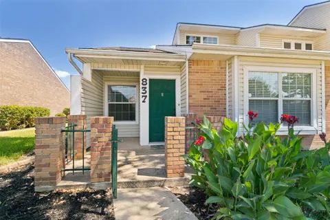 837 Summercreek Drive