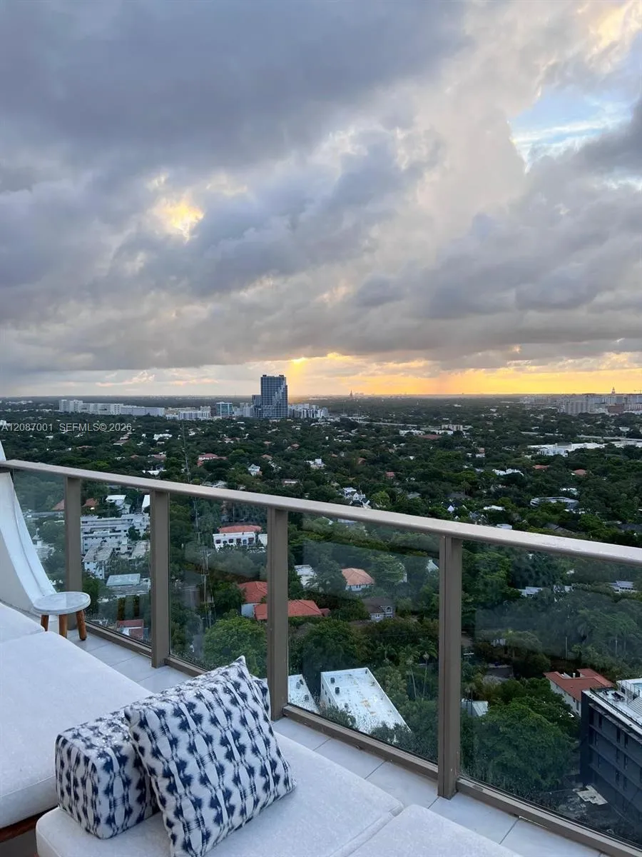 2678 Tigertail Ave #502 Miami, FL 33133