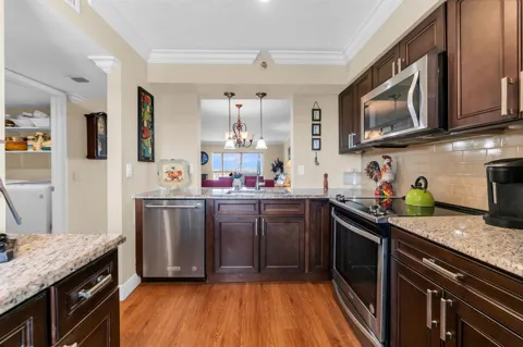 7240 Huntington Lane #703