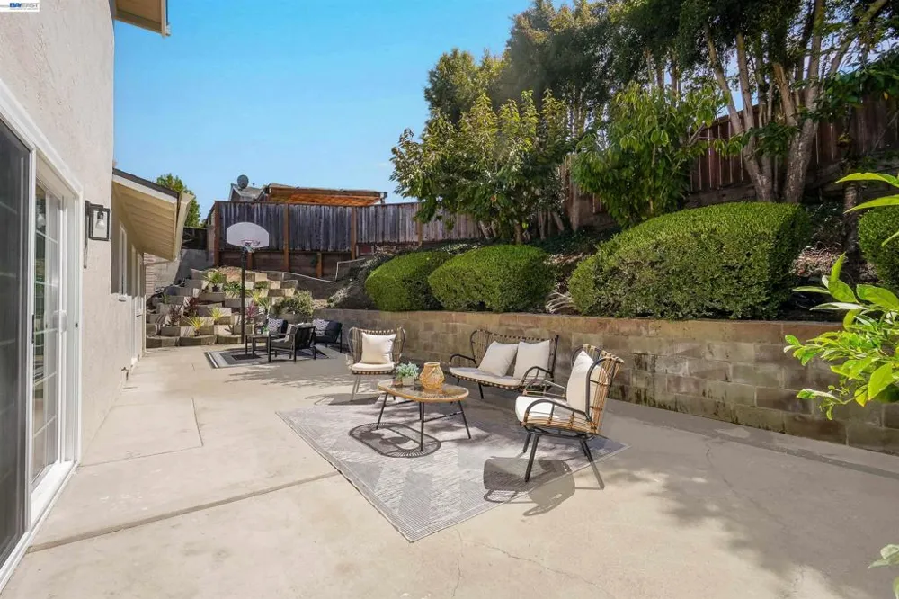 2143 Minnie St Hayward, CA 94541