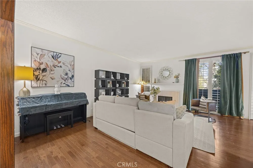 700 S Lake Avenue #109 Pasadena, CA 91106