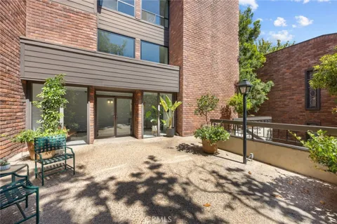 700 S Lake Avenue #109