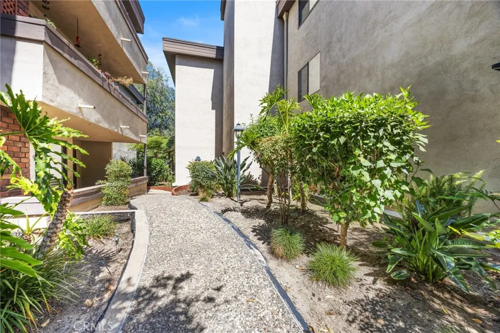 700 S Lake Avenue #109 Pasadena, CA 91106