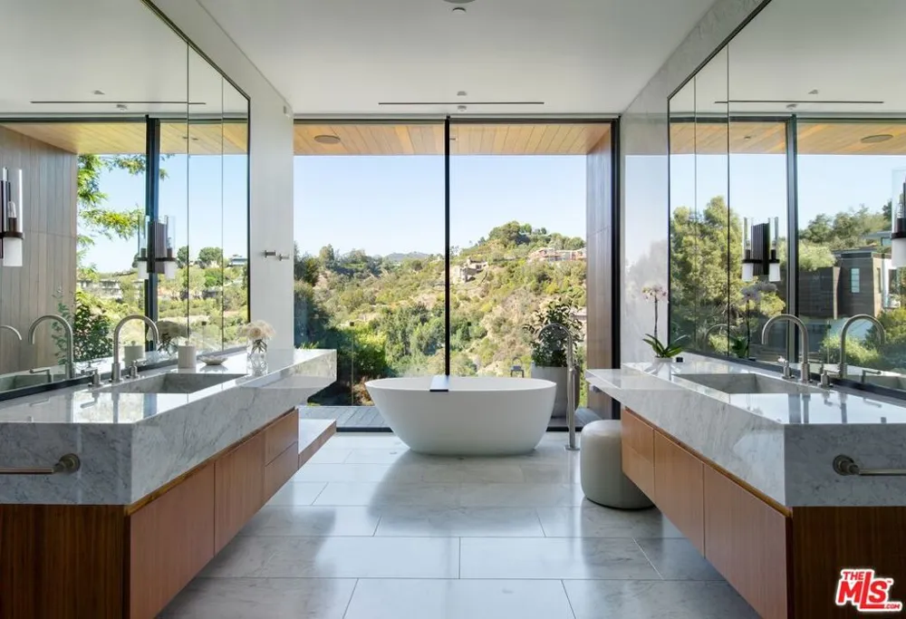 1716 San Remo Drive Pacific Palisades, CA 90272