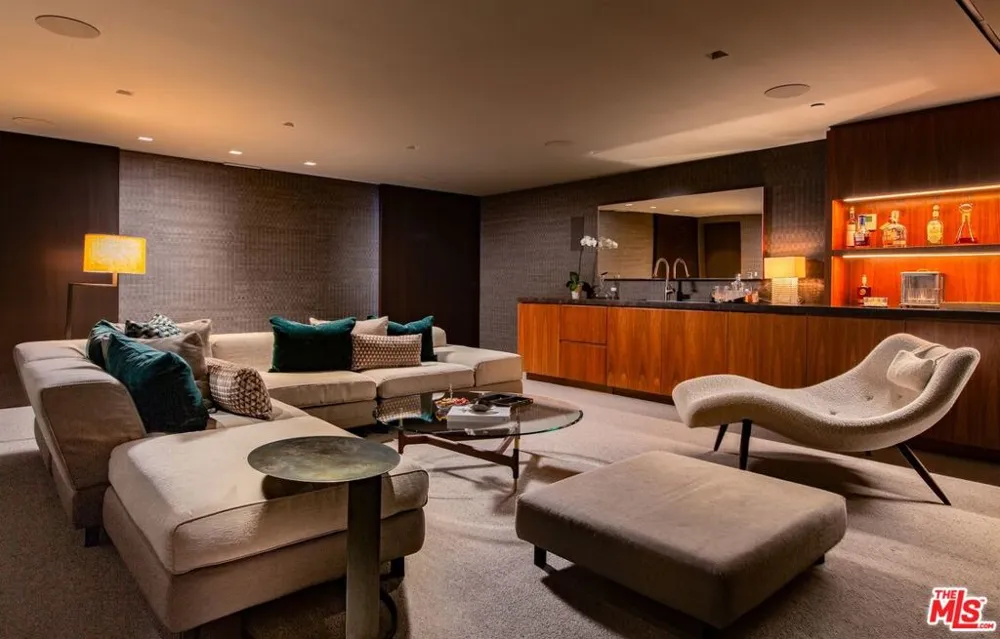 1716 San Remo Drive Pacific Palisades, CA 90272