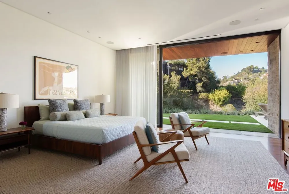 1716 San Remo Drive Pacific Palisades, CA 90272