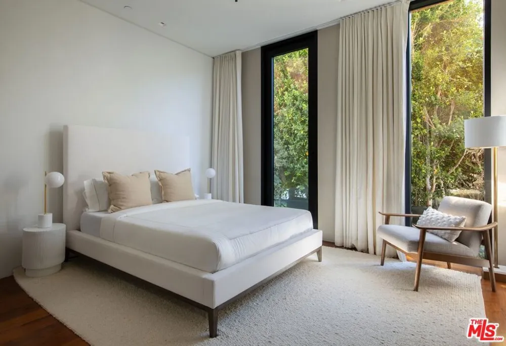 1716 San Remo Drive Pacific Palisades, CA 90272