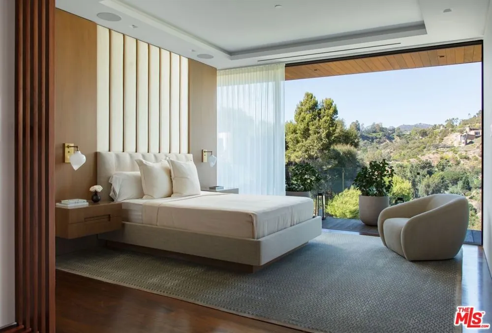1716 San Remo Drive Pacific Palisades, CA 90272