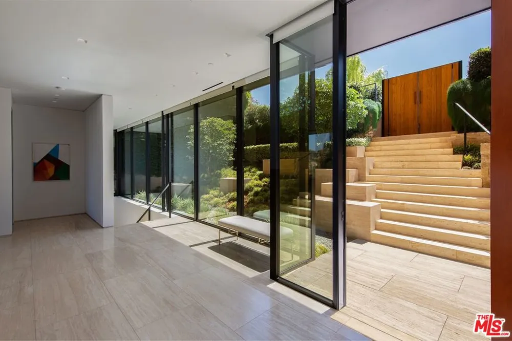 1716 San Remo Drive Pacific Palisades, CA 90272