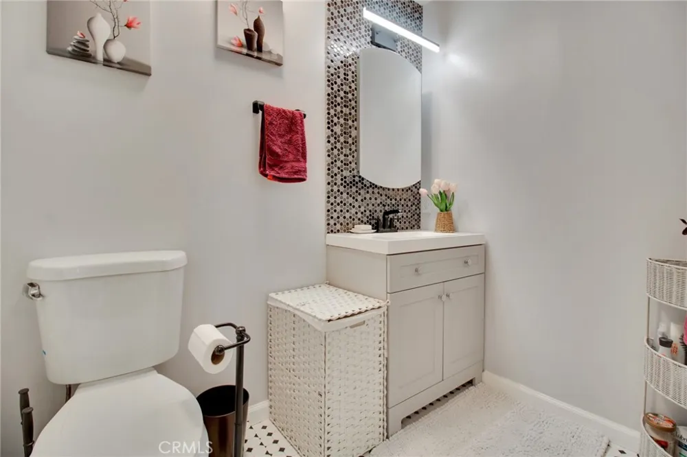 28947 E Thousand Oaks #238 Agoura Hills, CA 91301