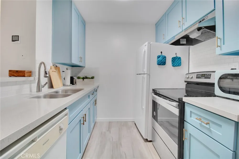 28947 E Thousand Oaks #238 Agoura Hills, CA 91301