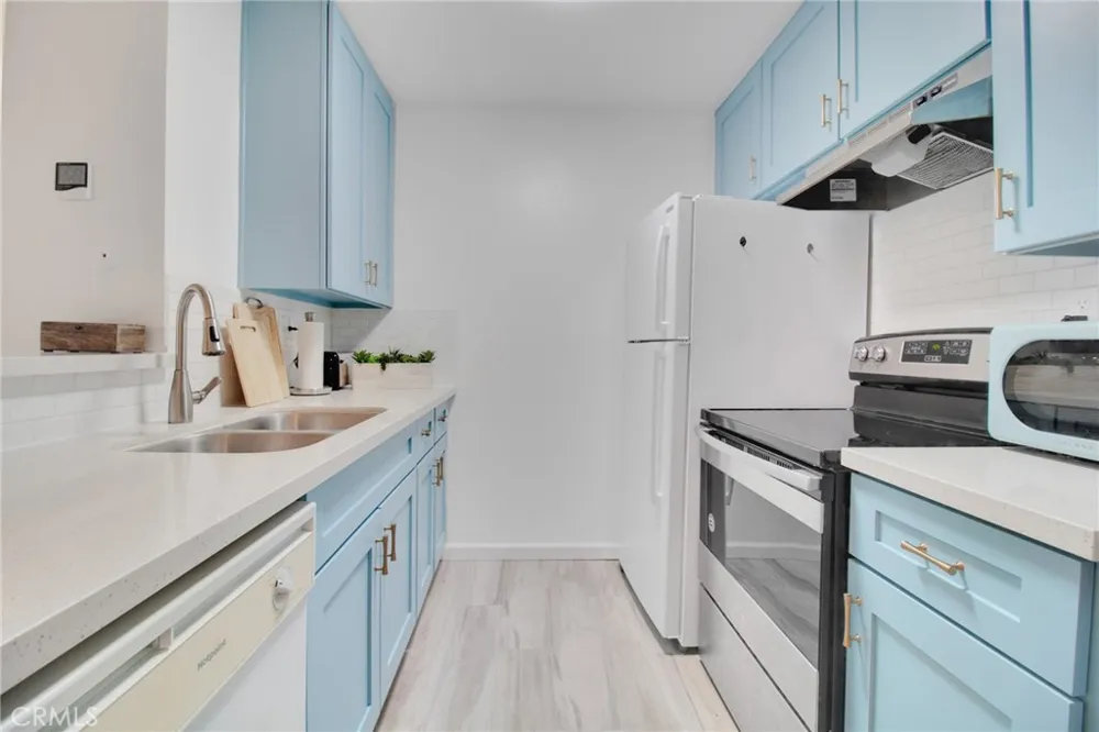 28947 E Thousand Oaks #238 Agoura Hills, CA 91301