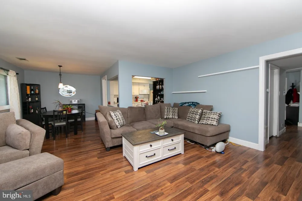 115 E KINGS HIGHWAY ##310 Maple Shade, NJ 08052