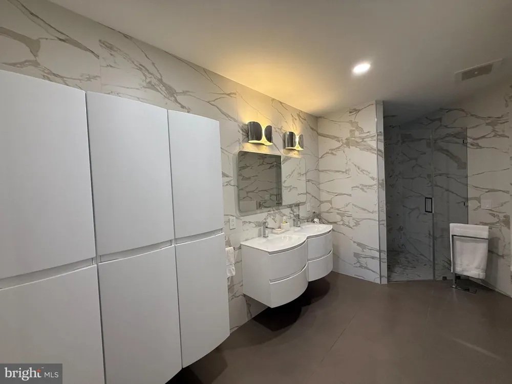 572 CARSON TERRACE Huntingdon Valley, PA 19006