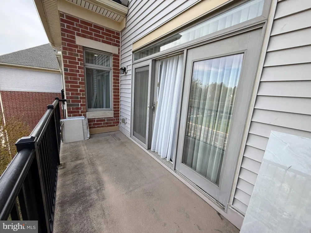572 CARSON TERRACE Huntingdon Valley, PA 19006