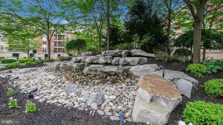 572 CARSON TERRACE Huntingdon Valley, PA 19006