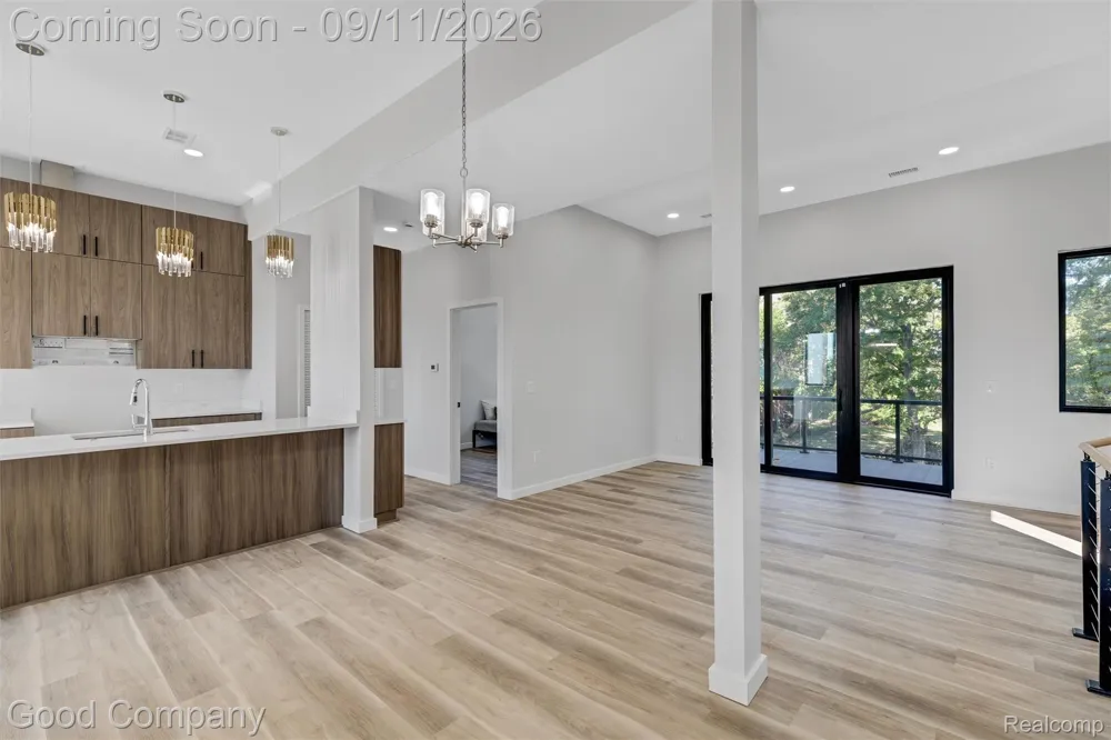 177 Gladstone Street Detroit City, MI 48202