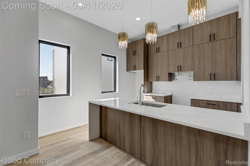 175 Gladstone Street Detroit City, MI 48202