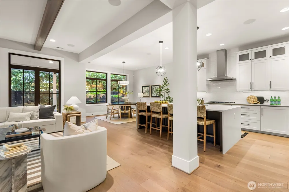 10402 NE 15th Street Bellevue, WA 98004
