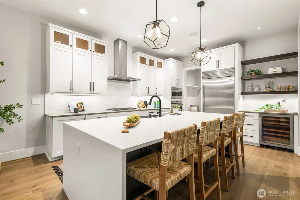 10402 NE 15th Street Bellevue, WA 98004