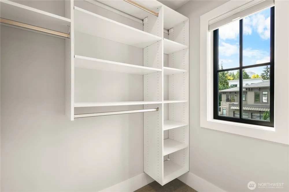 10402 NE 15th Street Bellevue, WA 98004