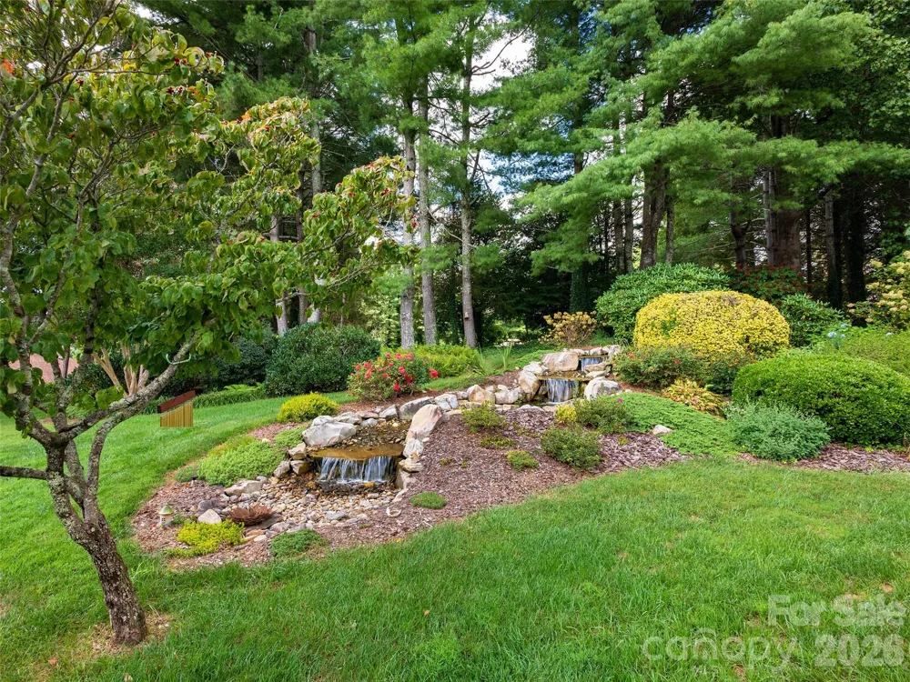 60 Beaumont Drive Hendersonville, NC 28739