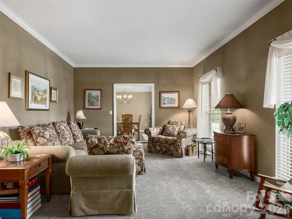 60 Beaumont Drive Hendersonville, NC 28739