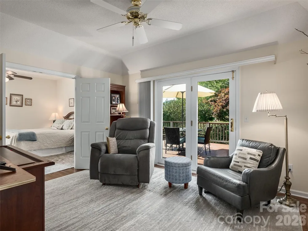 60 Beaumont Drive Hendersonville, NC 28739
