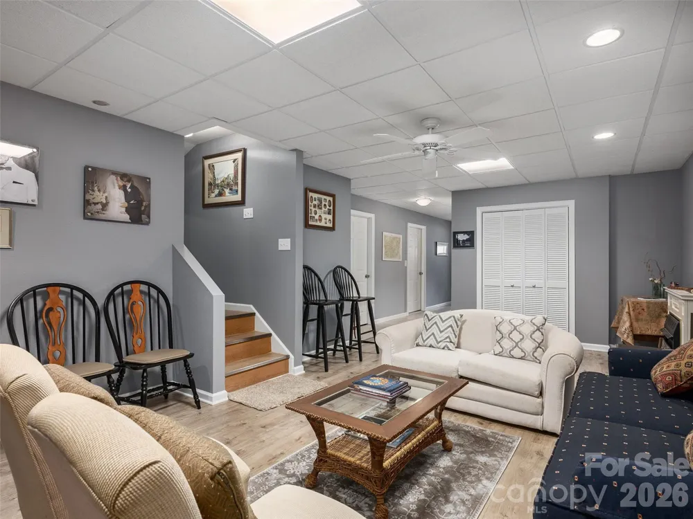 60 Beaumont Drive Hendersonville, NC 28739