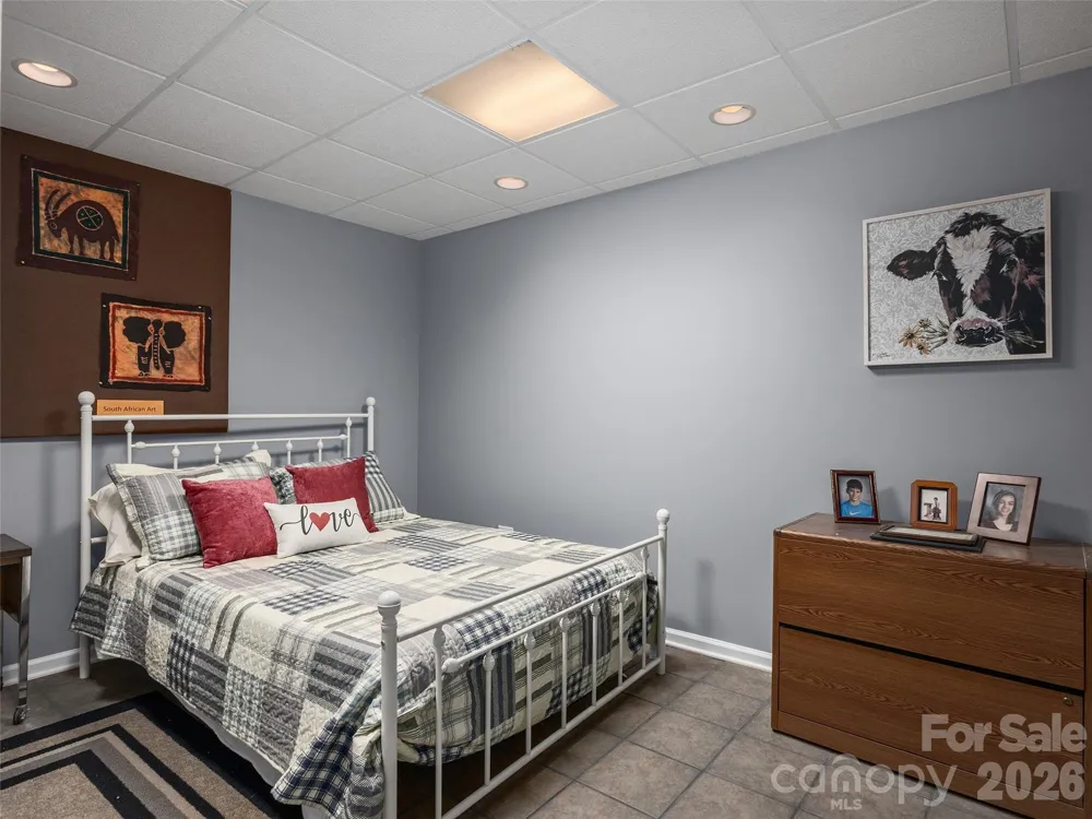 60 Beaumont Drive Hendersonville, NC 28739