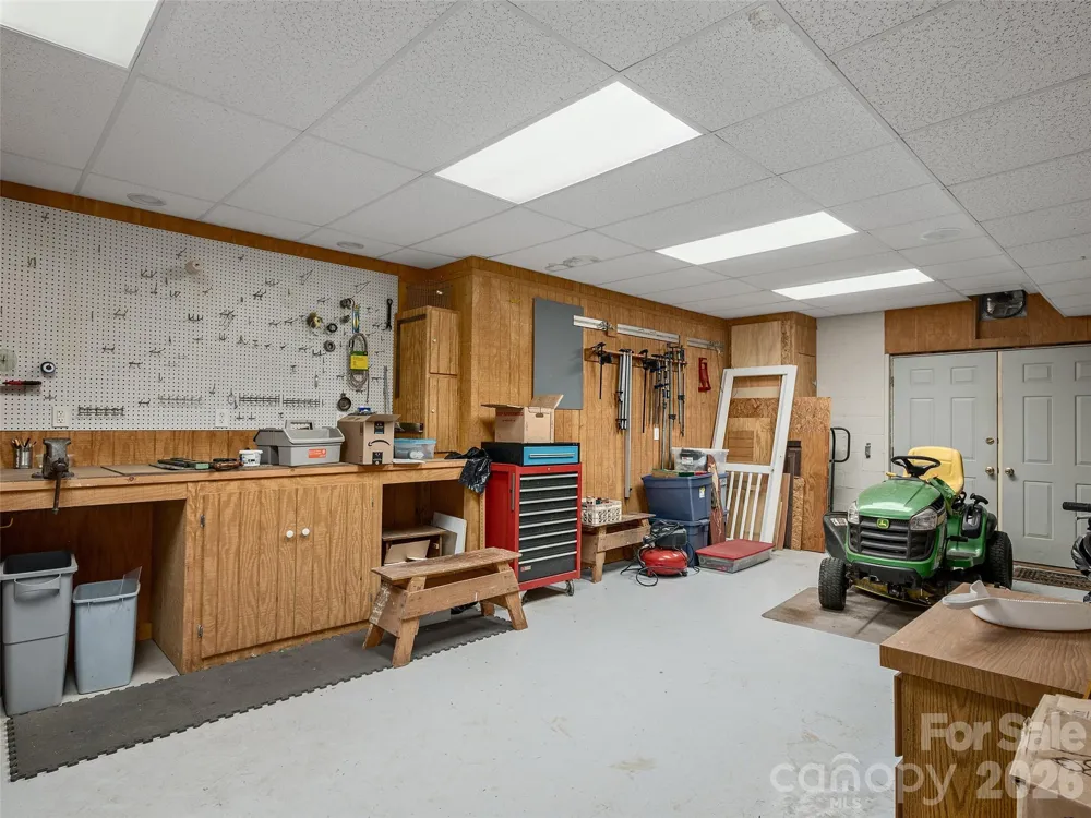 60 Beaumont Drive Hendersonville, NC 28739
