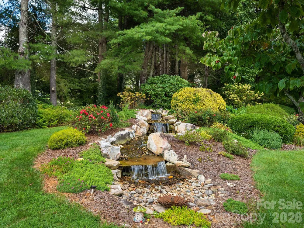 60 Beaumont Drive Hendersonville, NC 28739