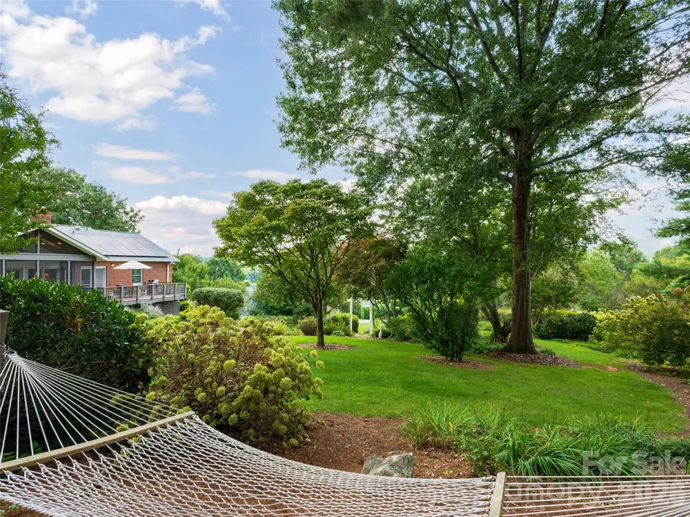 60 Beaumont Drive Hendersonville, NC 28739