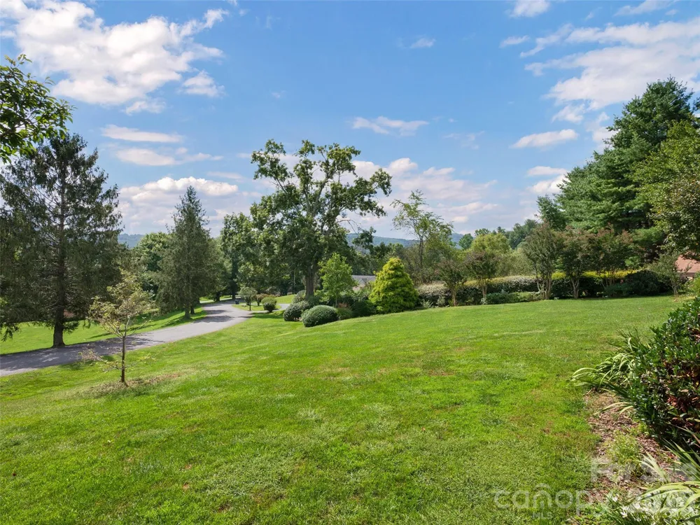 60 Beaumont Drive Hendersonville, NC 28739