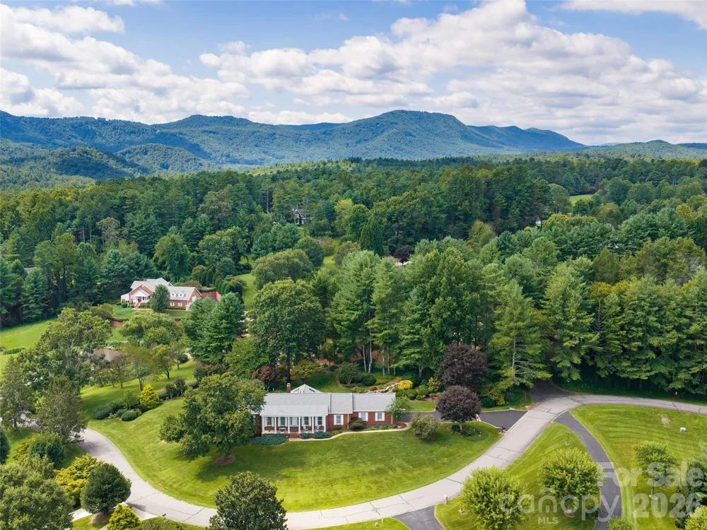 60 Beaumont Drive Hendersonville, NC 28739